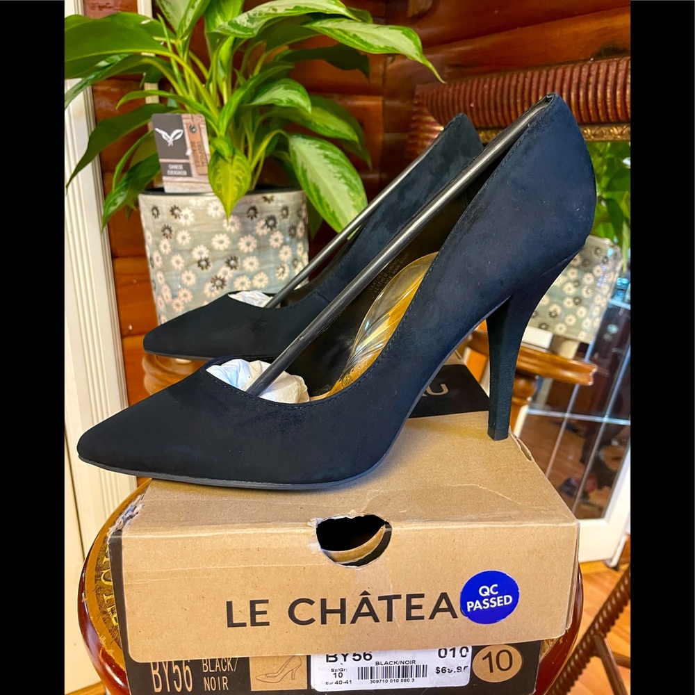 Le Chateau Black Suede Pumps